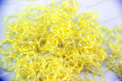 Резиночки для плетения желтые с белыми крапинками