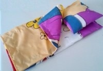 Постельный набор для кукол, 3 предм. (одеяло, подушка, простыня) 25*45см, в пак. 20*19см