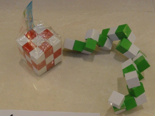 Кубик рубика &quot;Змейка&quot;,  3 цв., в пак. 5,5*5,5*5,5, (360шт) Фото
