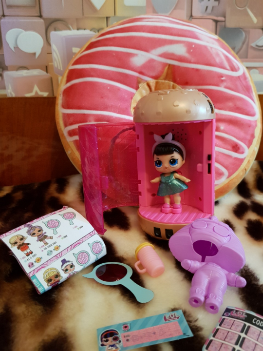Кукла LOL в капсуле  с кодом, свет,  фото и видео распаковки Фото